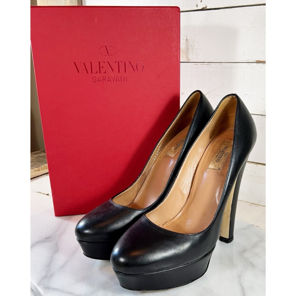 Valentino Garavani Black Leather Platform Pumps - Picture 2 of 8